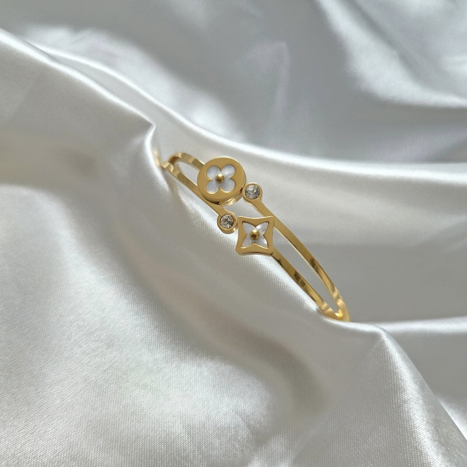 Clove Luxurious Bracelet