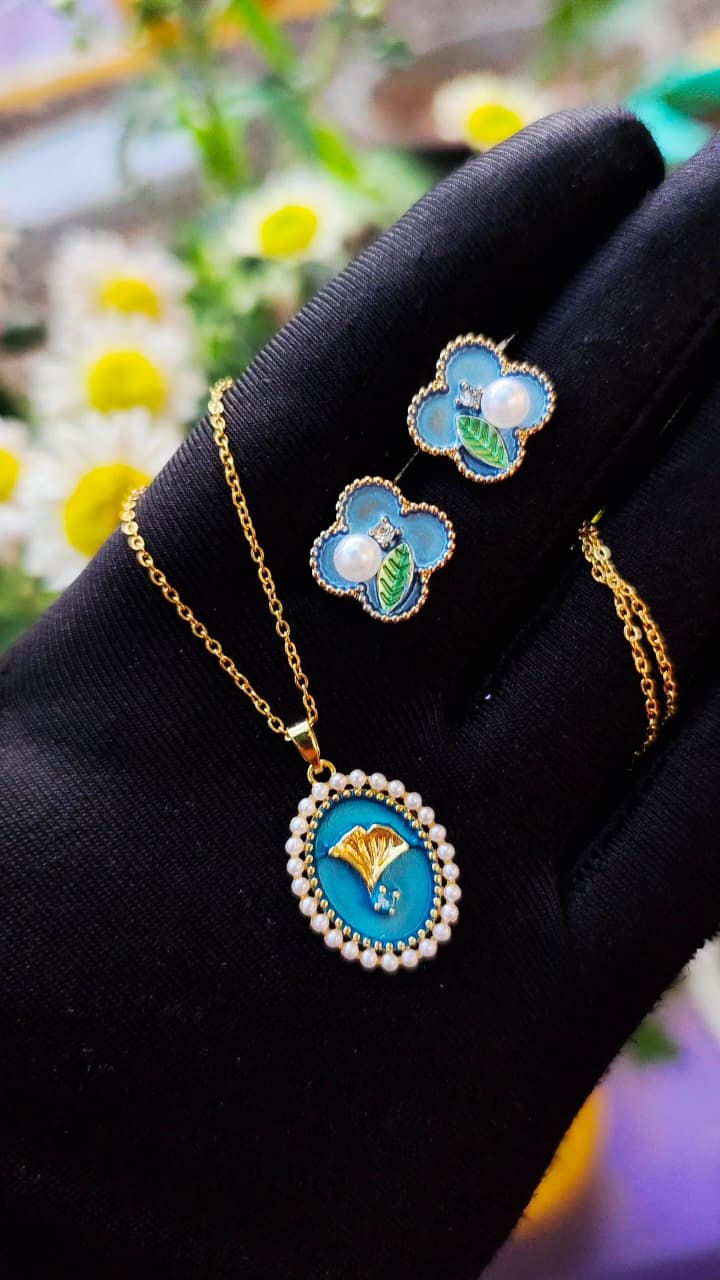 Floral Pendant Set