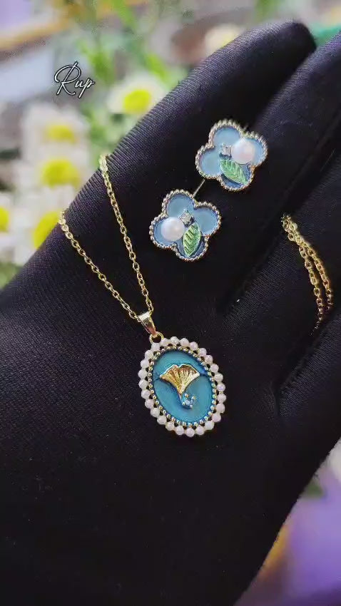 Floral Pendant Set